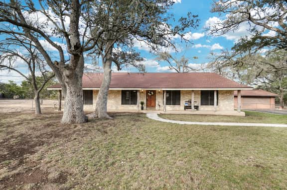 Comal Cabin - Image 2